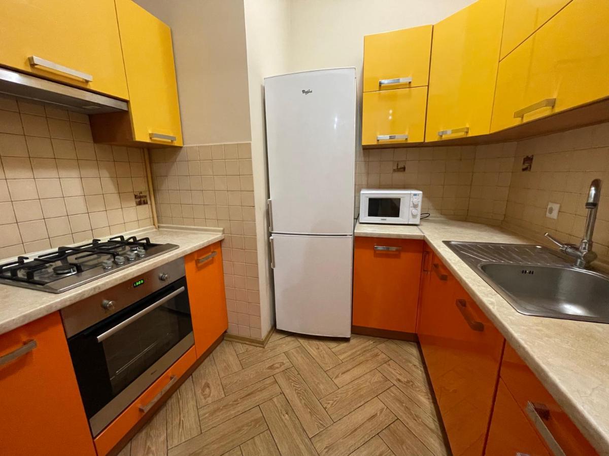 Avangard Qn Romana 26 Apart Lviv Buitenkant foto