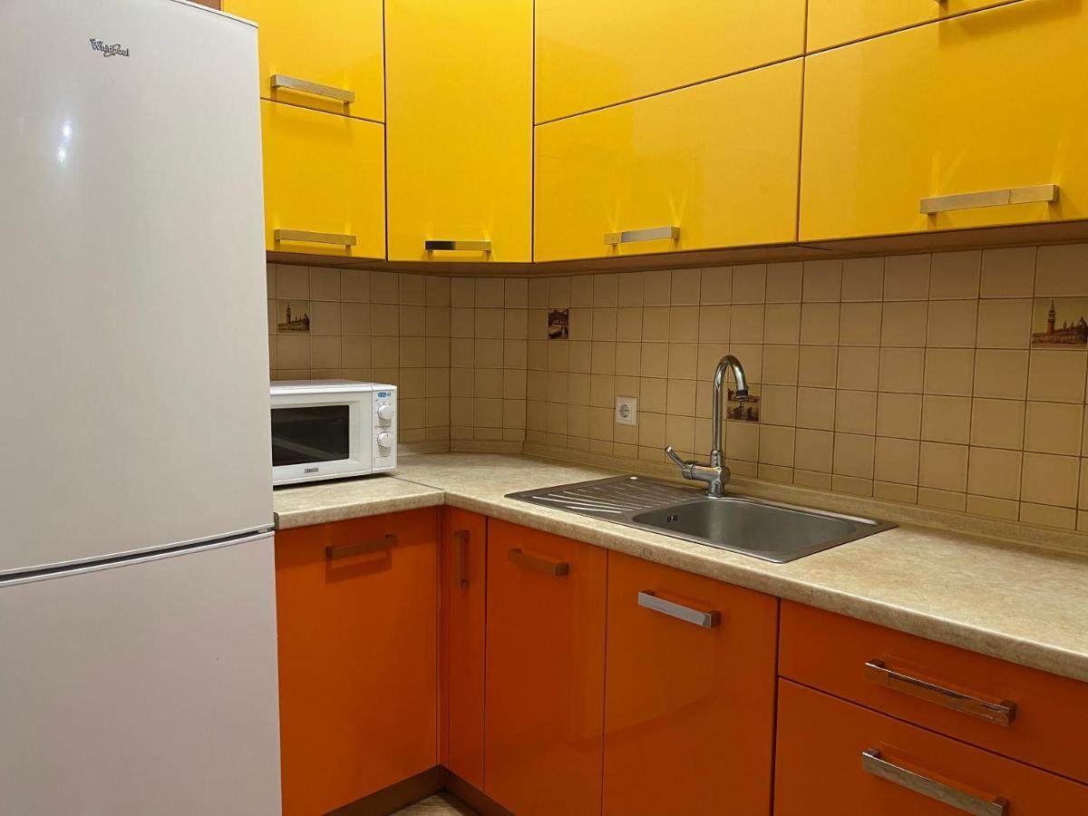 Avangard Qn Romana 26 Apart Lviv Buitenkant foto